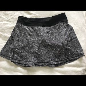 Lululemon Tennis Skirt size 6, just worn 2 times